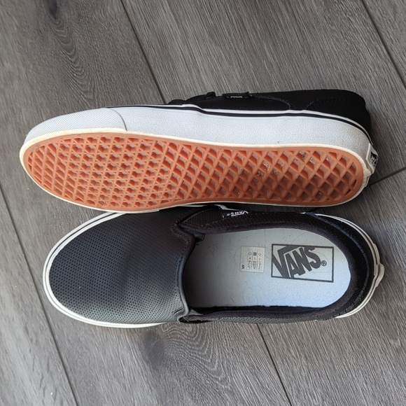 Vans slip on shoes, size 9 - Picture 5 of 7